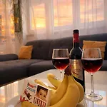 Apartment Diocles Place *