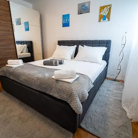 Diocles Place Apartment *