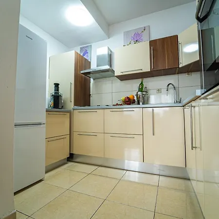 Apartment Diocles Place *