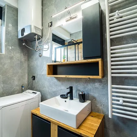 Diocles Place * سبليت