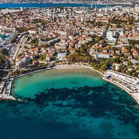 Diocles Place Split