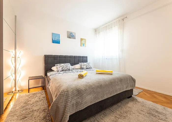 Diocles Place Lejlighed *